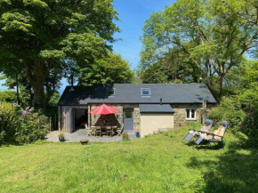 Polly's Barn, Penrhyn